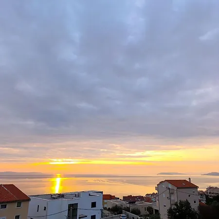 Knezovic דירה פודסטראנה