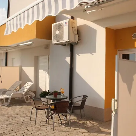 Knezovic Apartment Podstrana